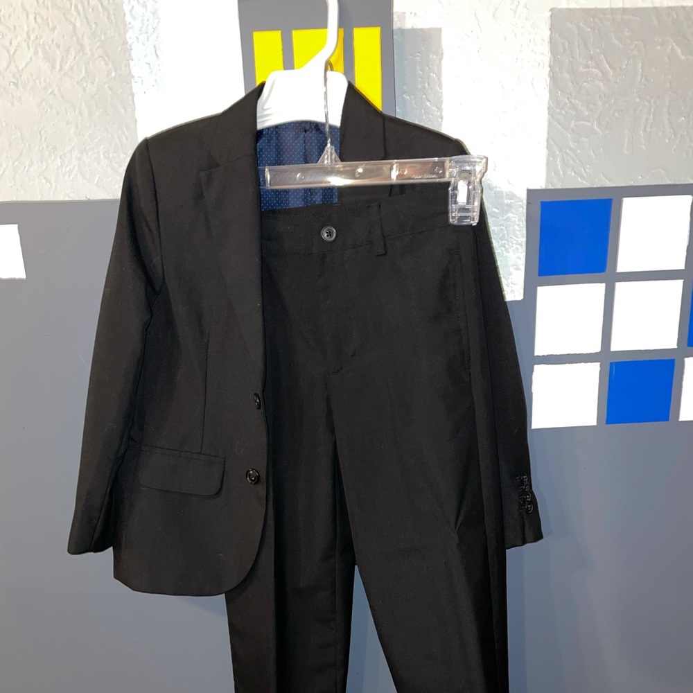 Boys Black Suit Jacket and Pants Size 6